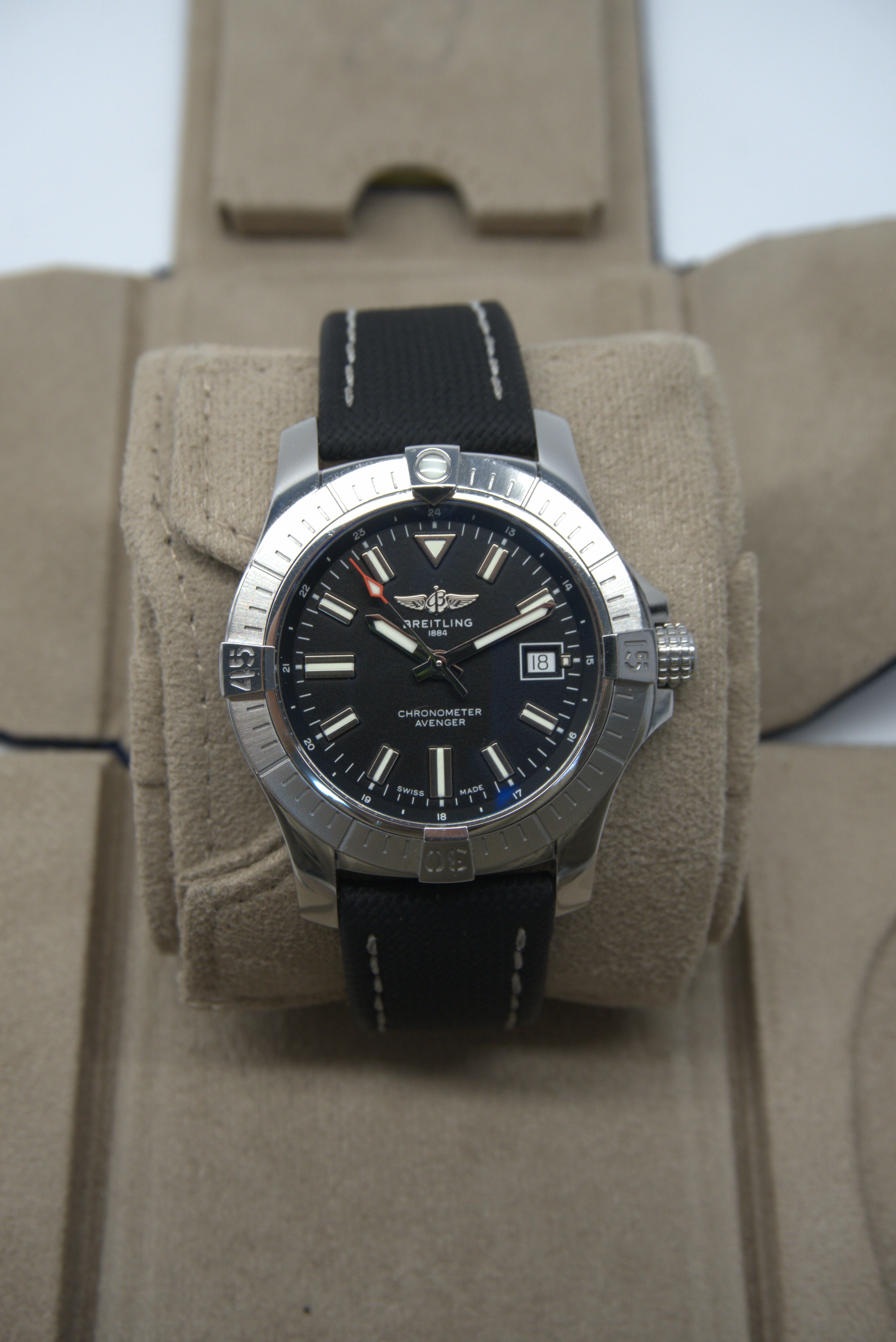Breitling Avenger 43 | A17318 | 2022