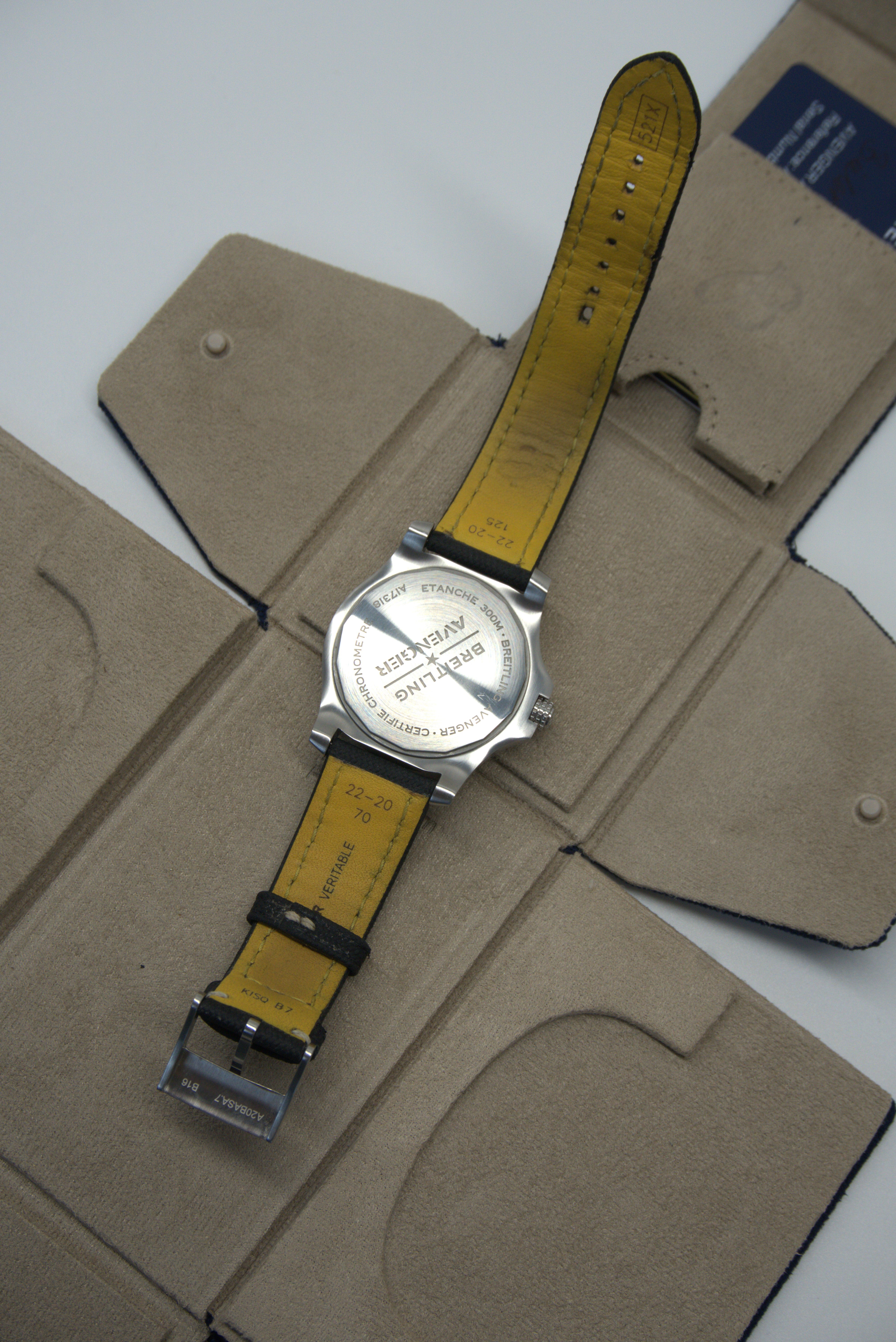Breitling Avenger 43 | A17318 | 2022