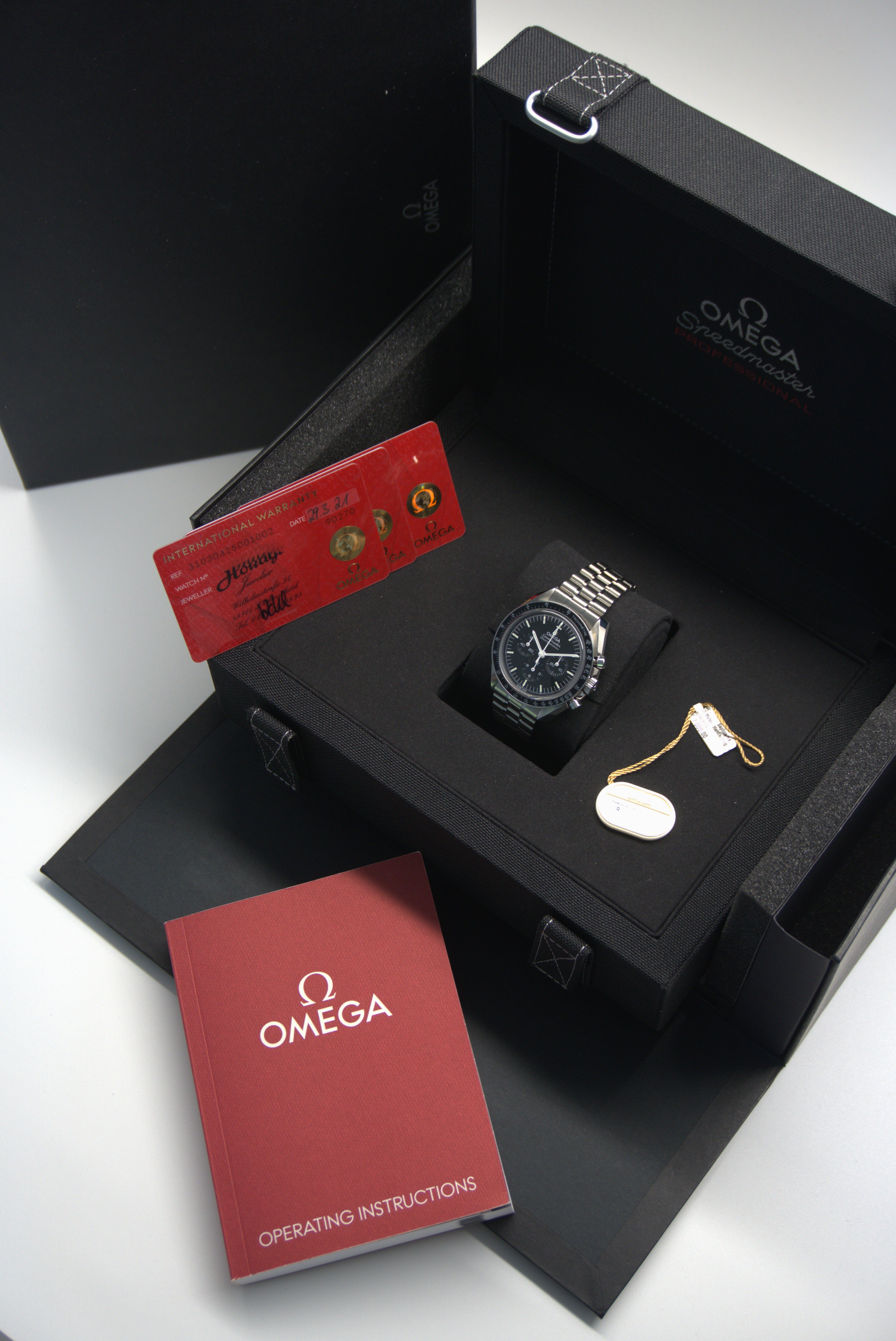 Omega Speedmaster Moonwatch Prof Saphir | 310.30.42.50.01.002
