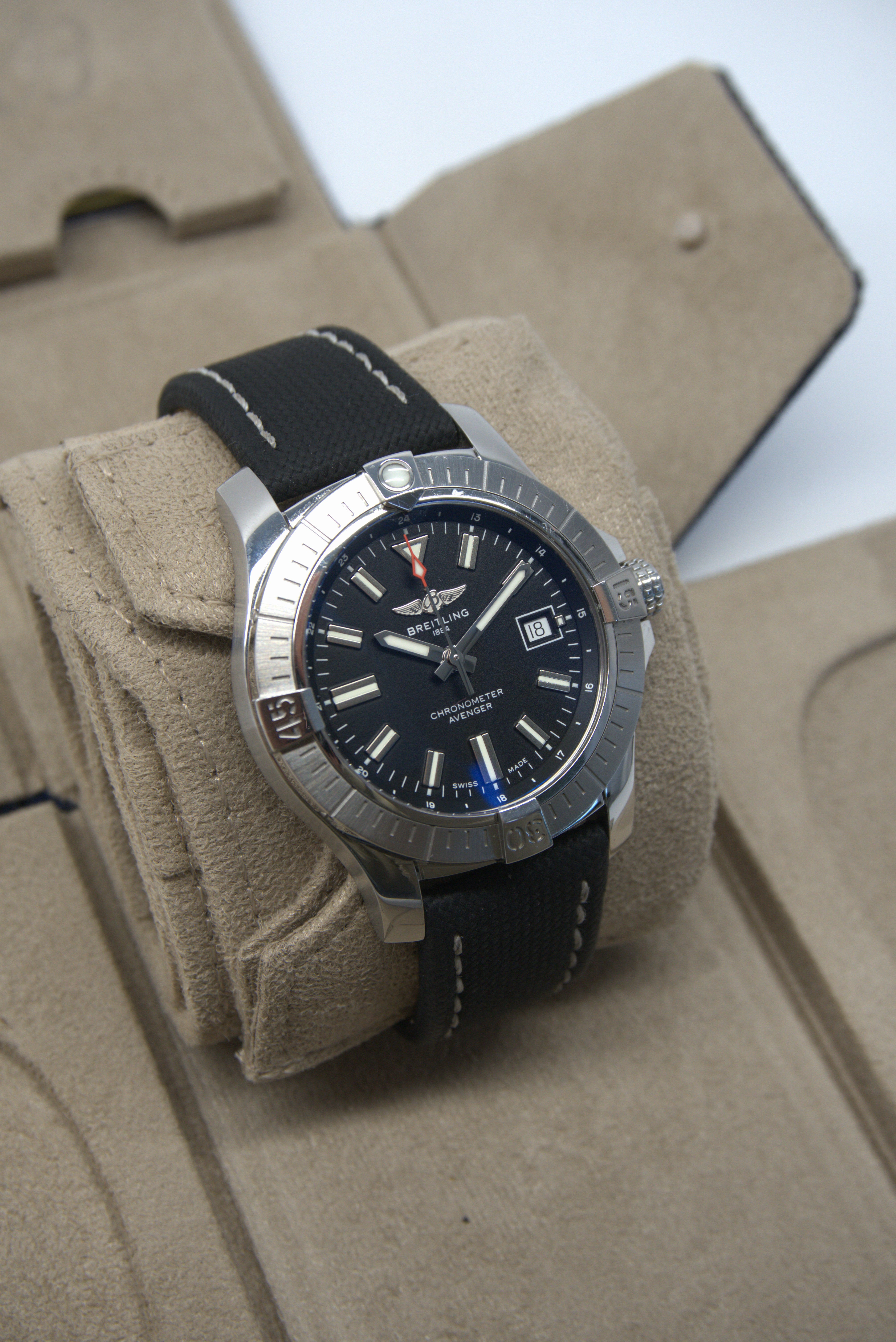 Breitling Avenger 43 | A17318 | 2022
