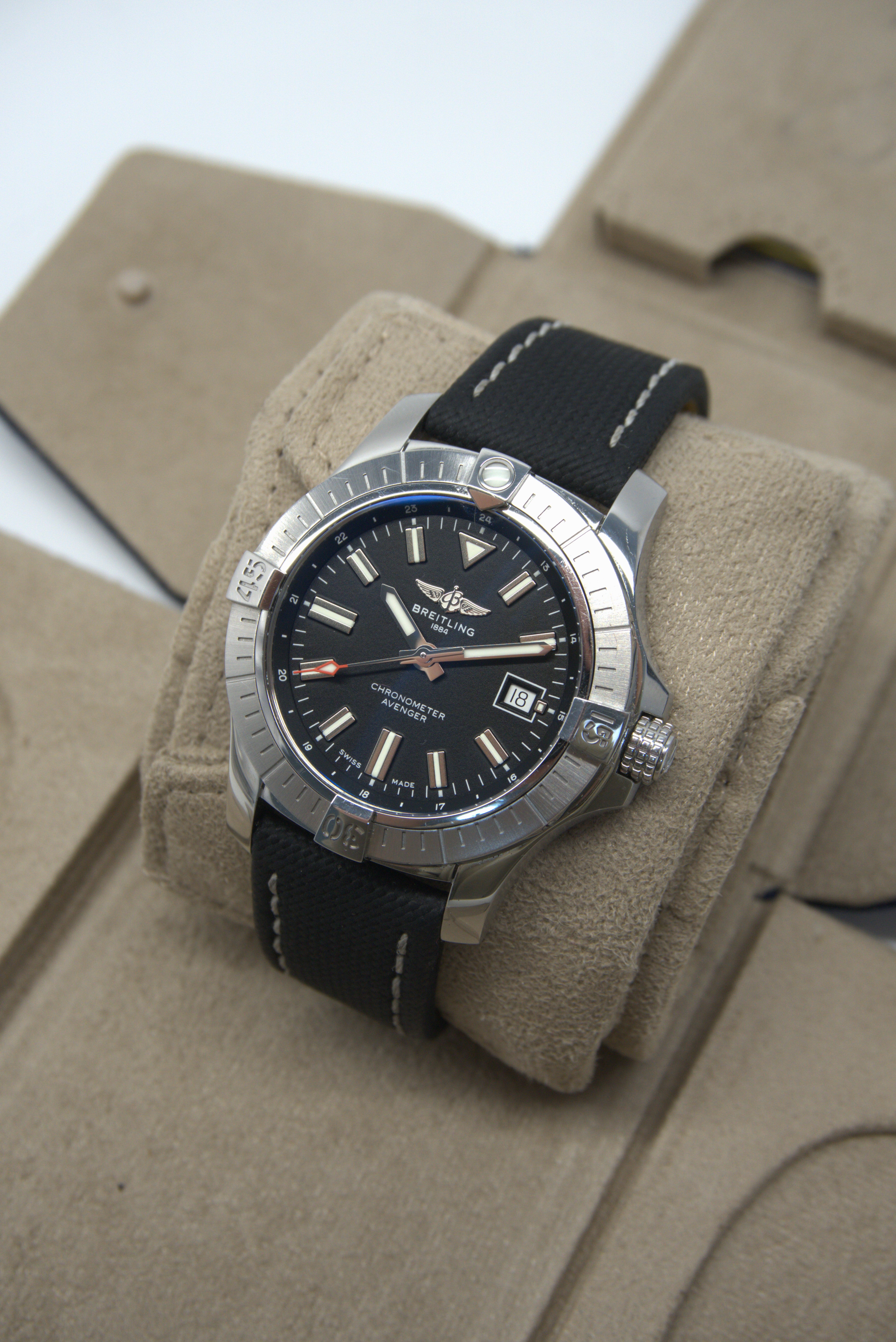 Breitling Avenger 43 | A17318 | 2022