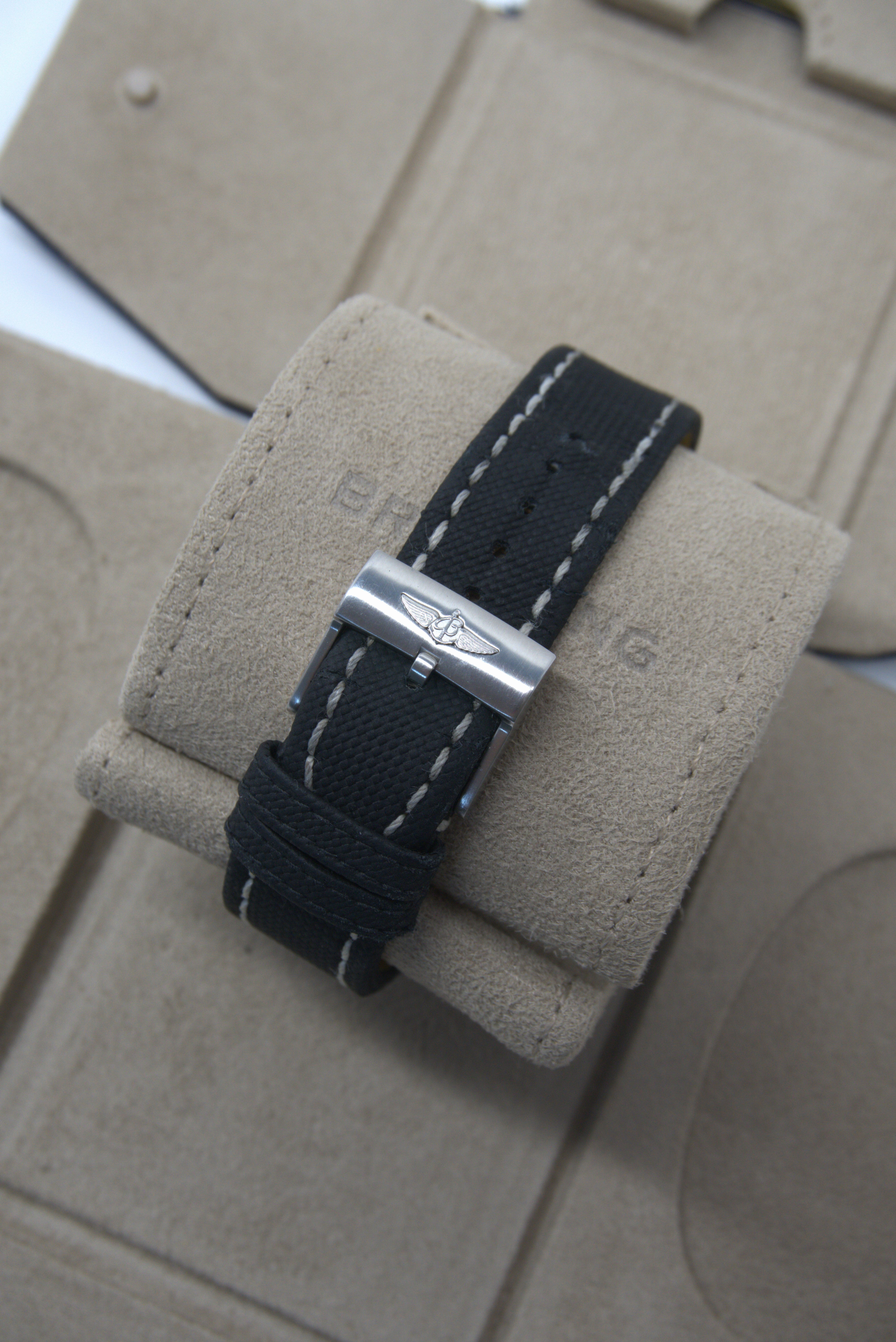 Breitling Avenger 43 | A17318 | 2022