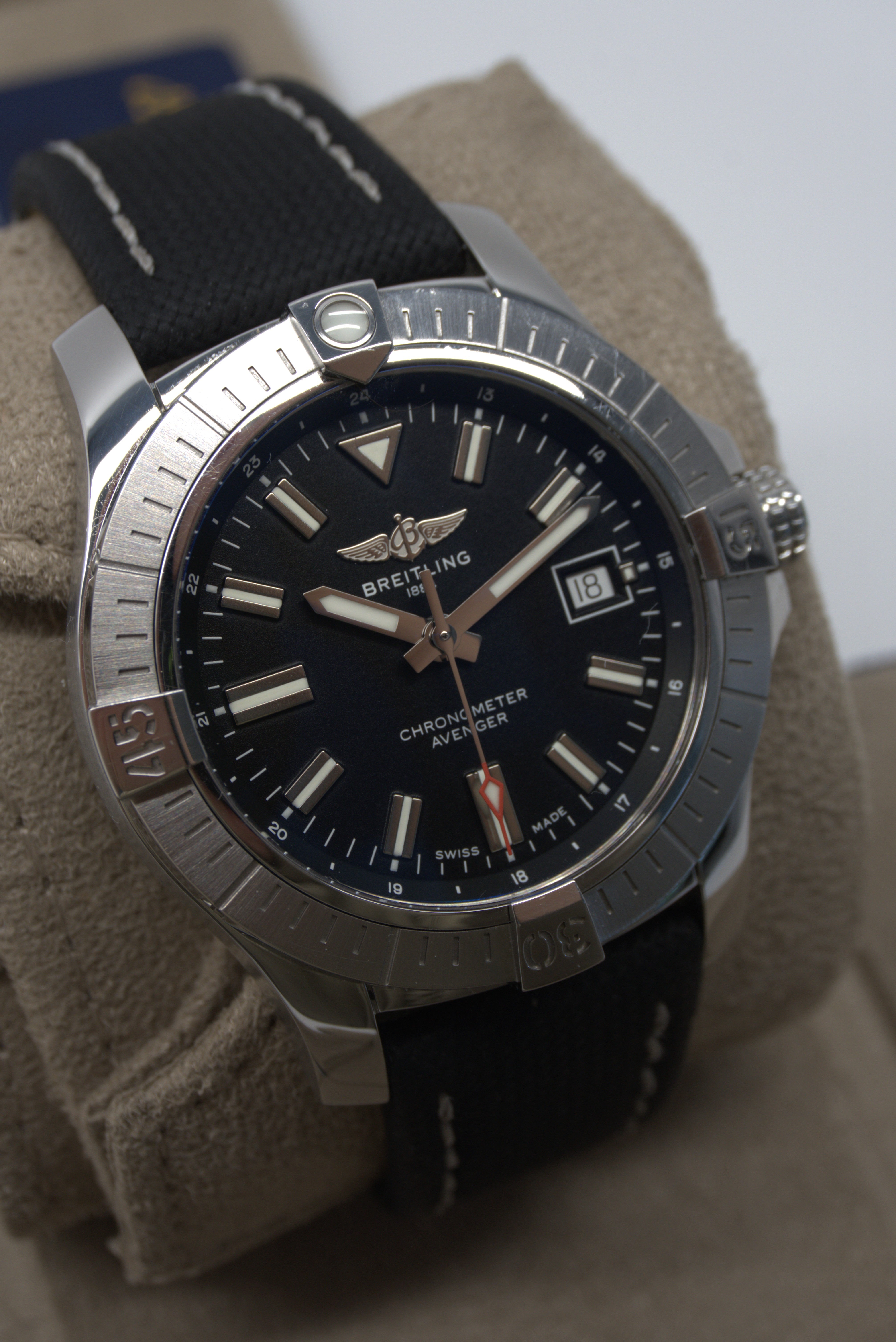 Breitling Avenger 43 | A17318 | 2022