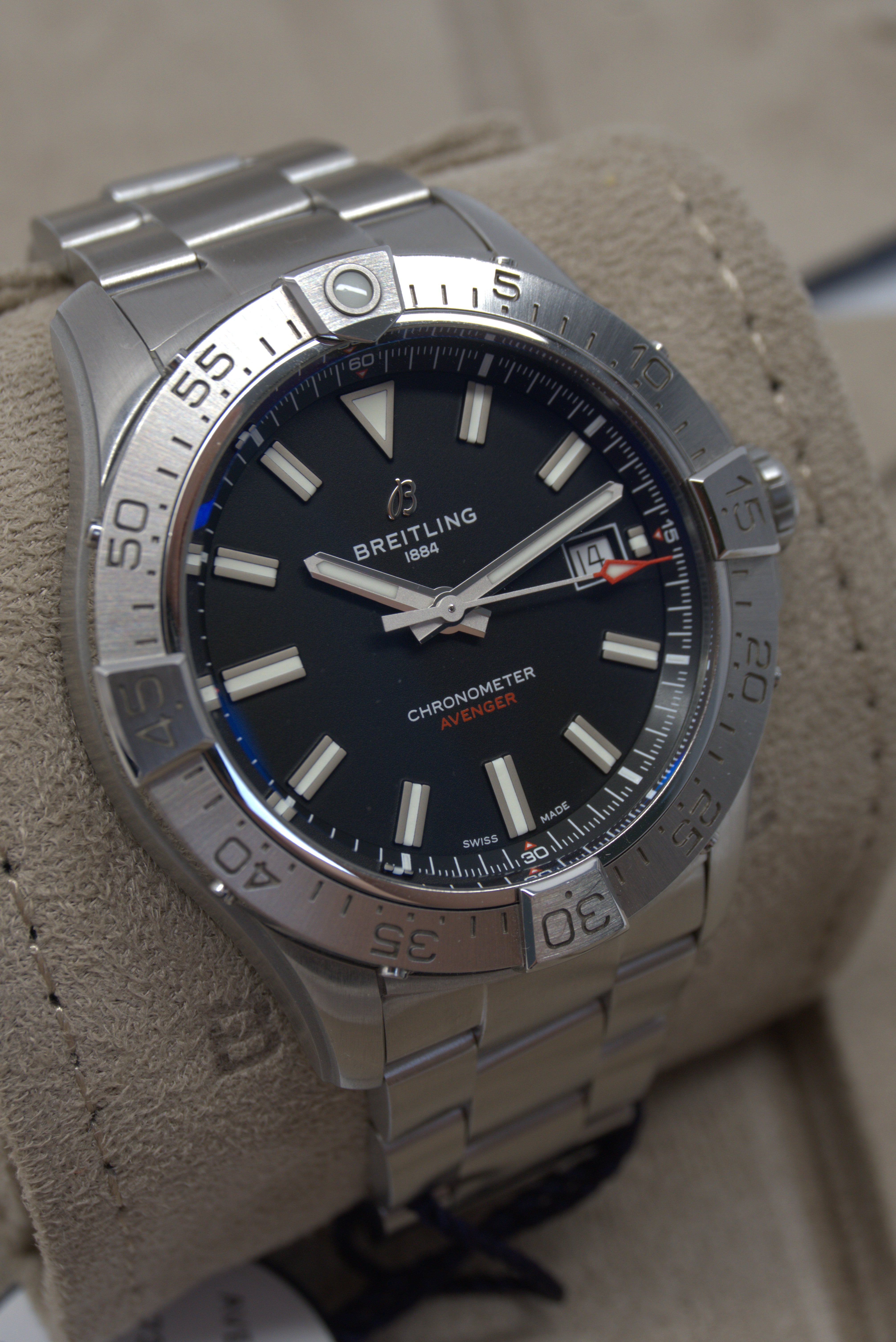 Breitling Avenger 42 | A17328 | 2025