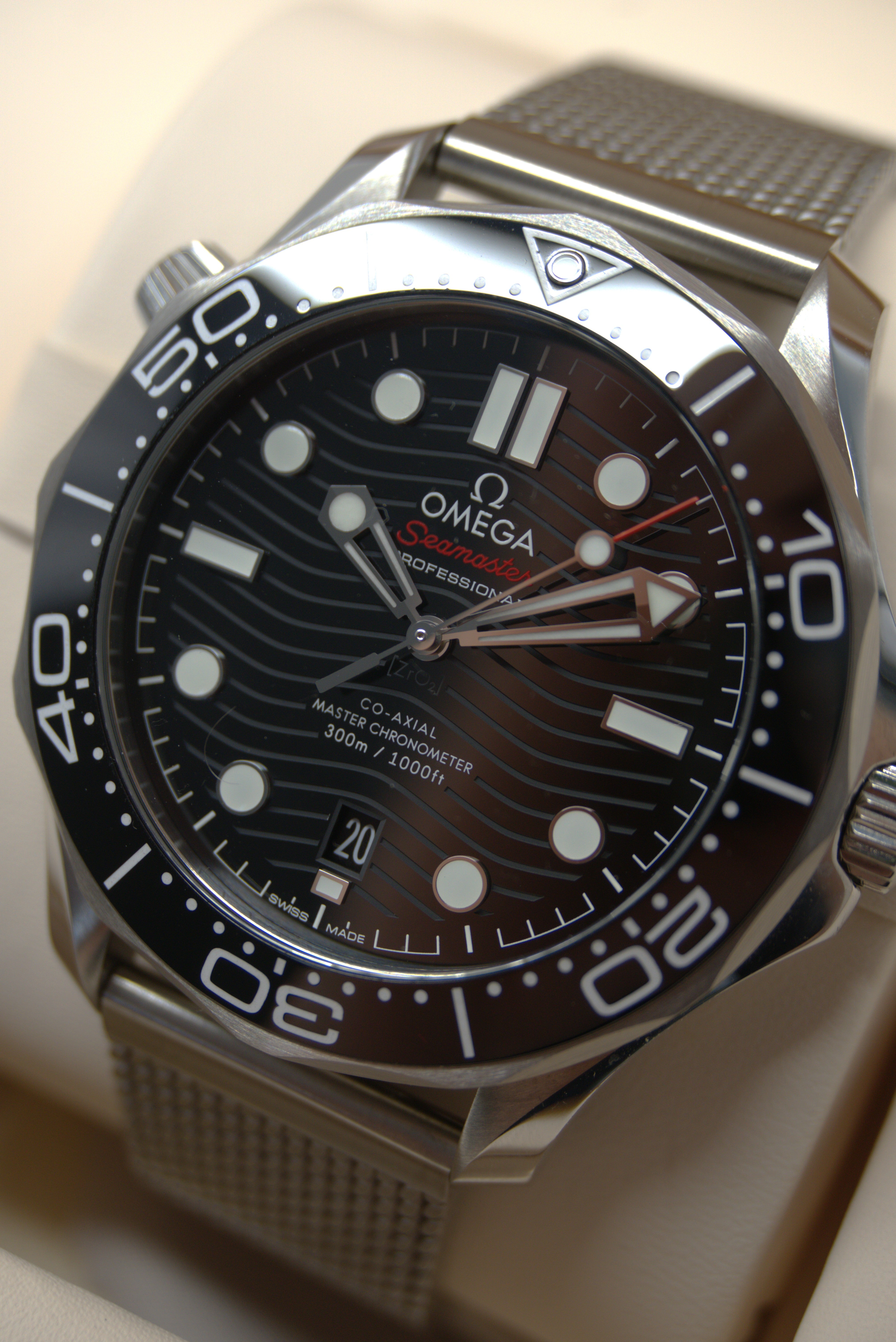 Omega Seamaster Diver 300M 'Milanaise'| 210.32.42.20.01.001 |2024