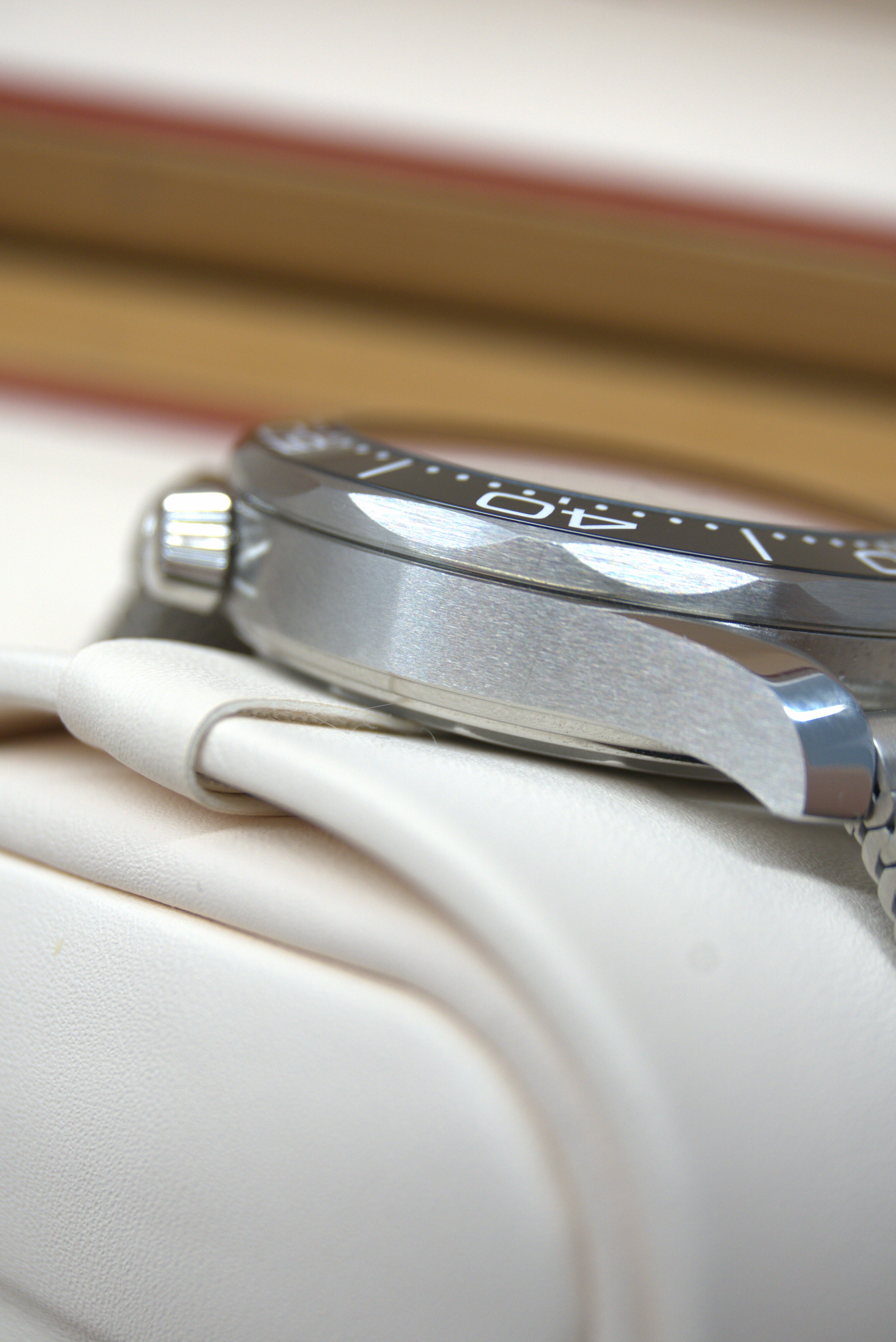Omega Seamaster Diver 300M 'Milanaise'| 210.32.42.20.01.001 |2024