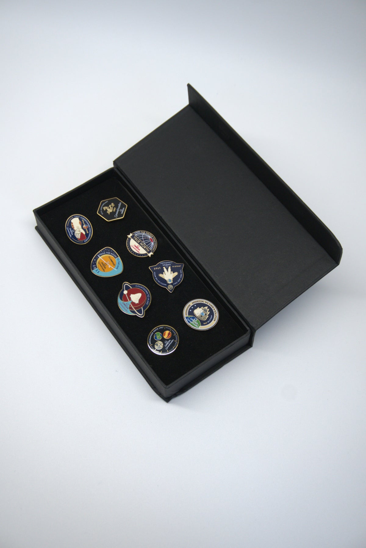 Omega Speedmaster 50th Anniversary Pin Set | Anstecknadeln 2007