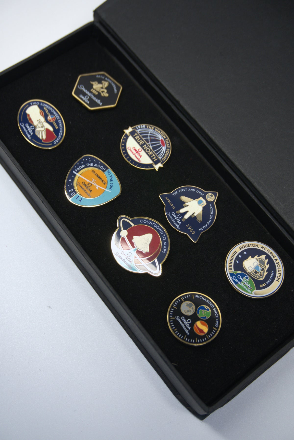 Omega Speedmaster 50th Anniversary Pin Set | Anstecknadeln 2007